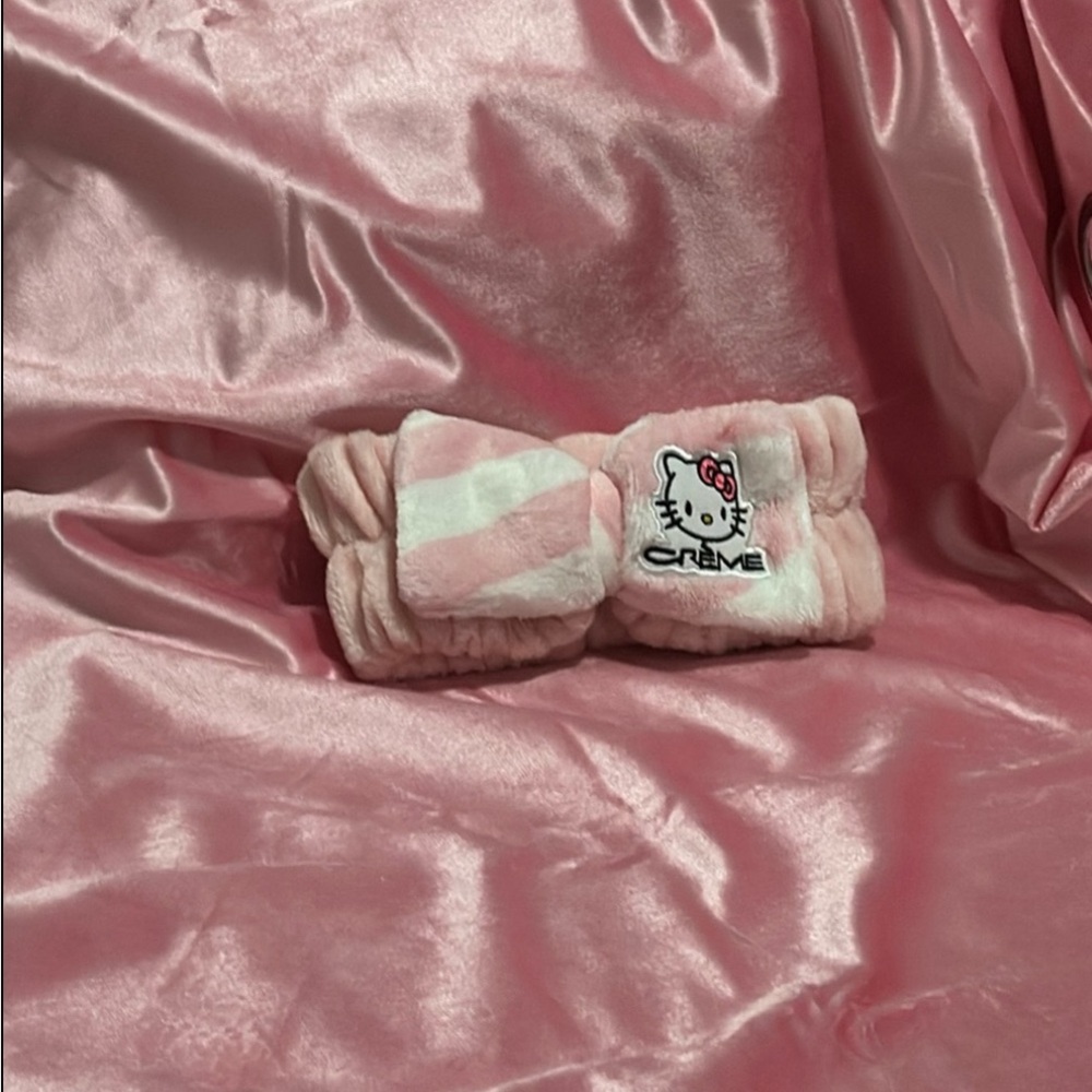 HELLO KITTY x Crème shop plush headband